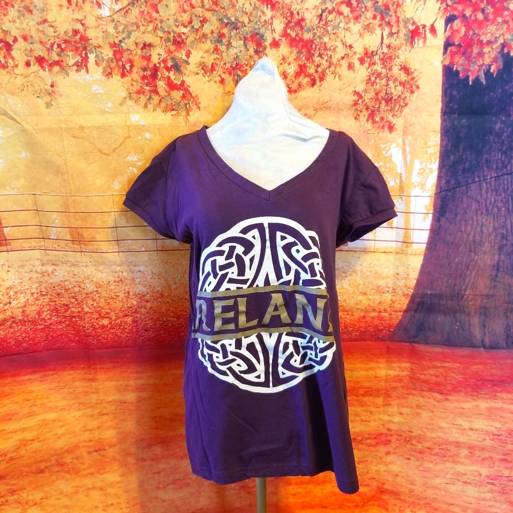 Girl's Traditional Craftwear Size XS Plum "Ireland" Tshirt